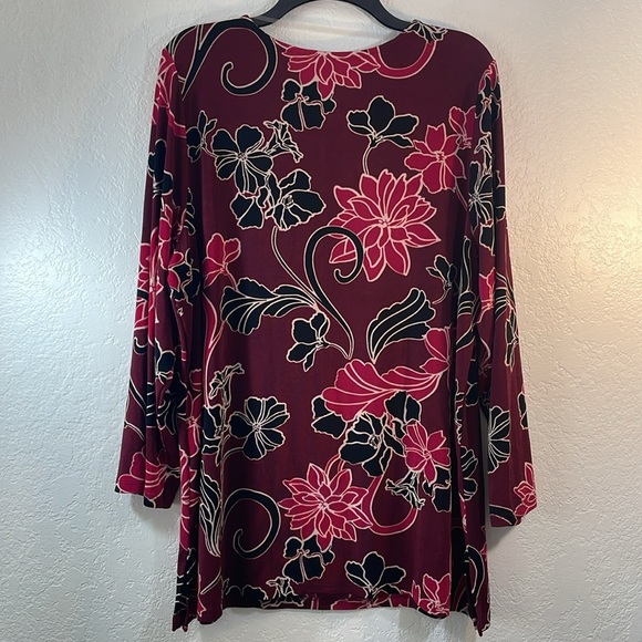 Plus Size Chico’s Print Keyhole Top size 4 - Picture 9 of 12